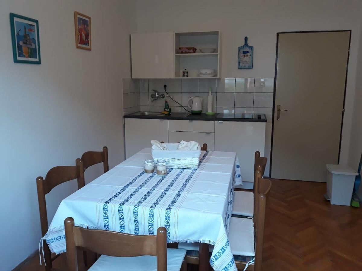 Apartments Pag Holiday Паг Екстер'єр фото