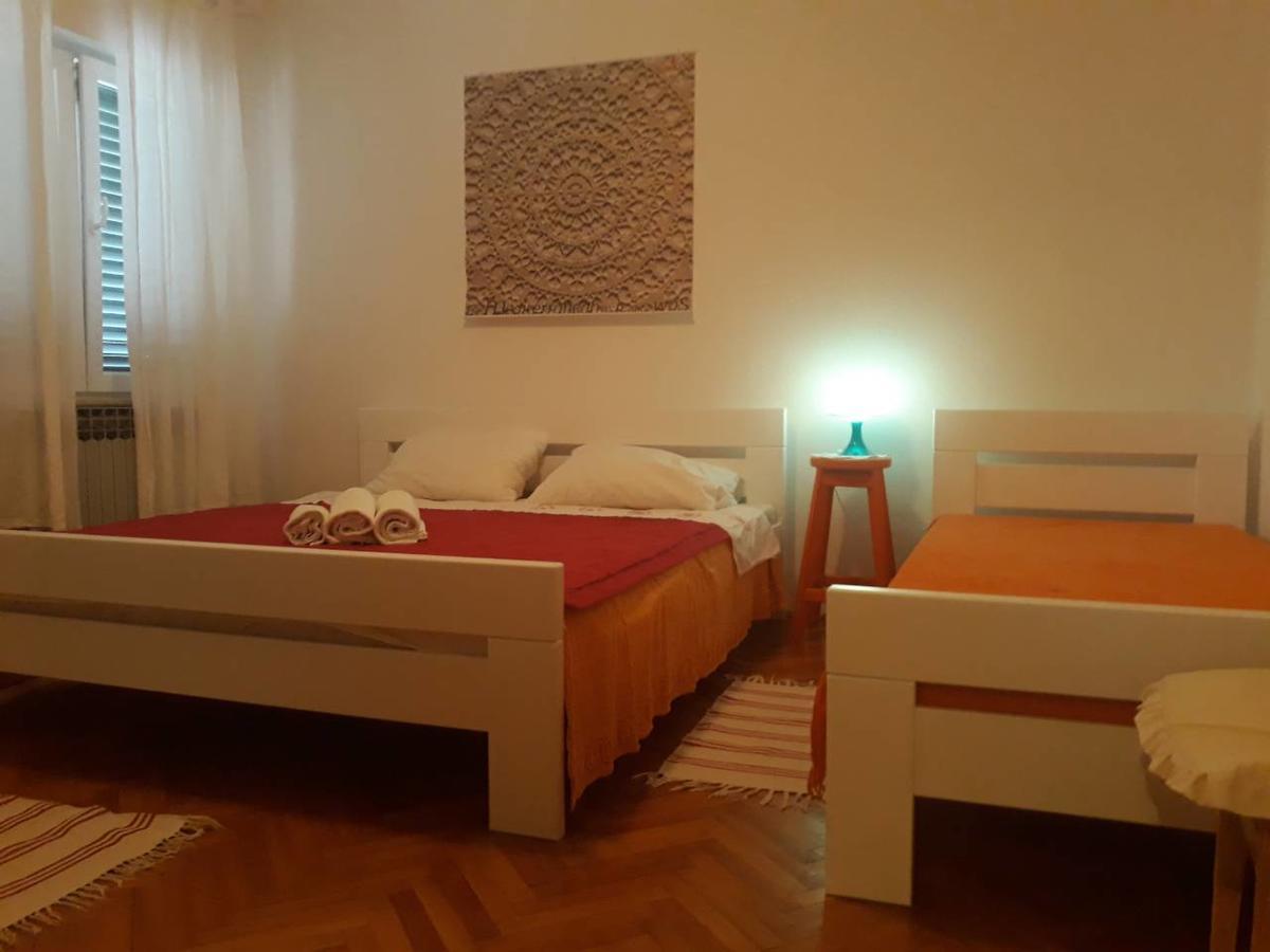 Apartments Pag Holiday Паг Екстер'єр фото